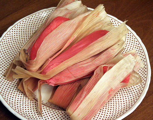 Tamales de dulce (source: http://3.bp.blogspot.com/_ARpA_pbiLJw/TUmkf9b4v_I/AAAAAAAABLw/9VpPzWx3wUE/s1600/TAMALES3.jpg)